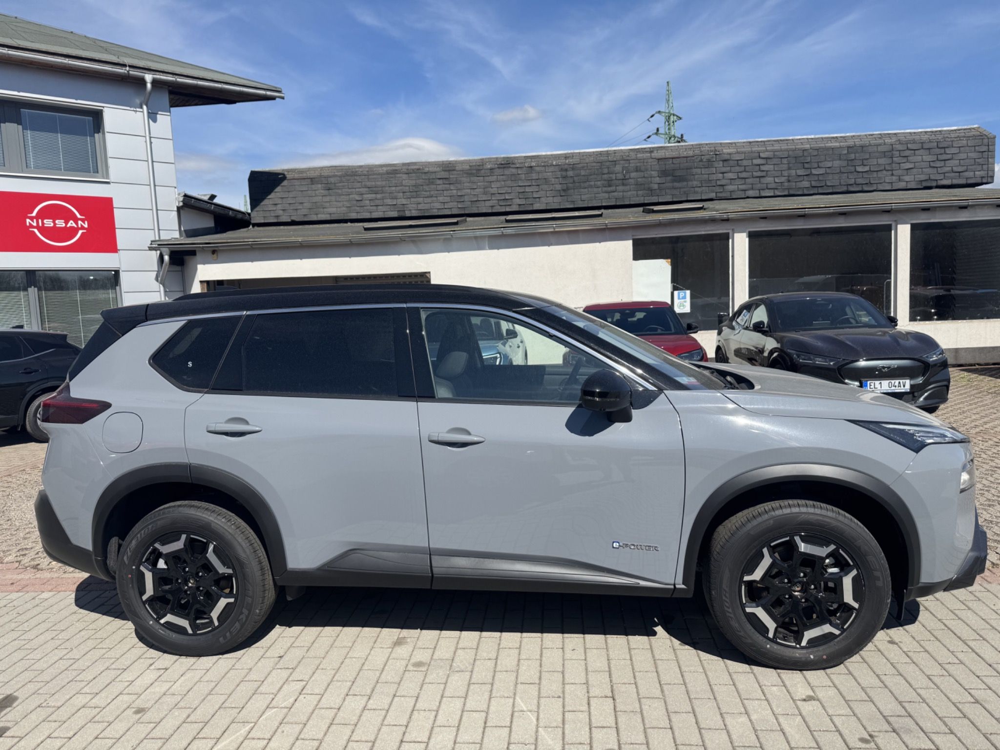Nissan X-Trail, 1.5 e-POWER e-4ORCE N-Trek AWD - fotka 6