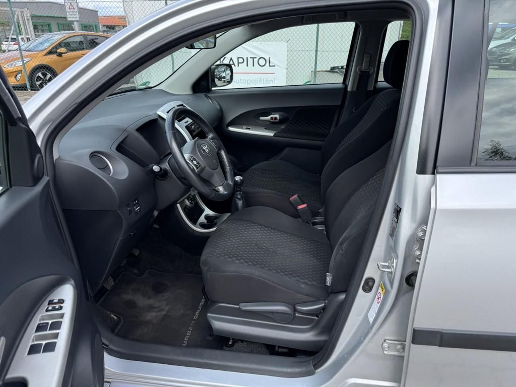 Toyota Urban Cruiser, 1.3 VVT-i 74 kW klima, tažné - fotka 6