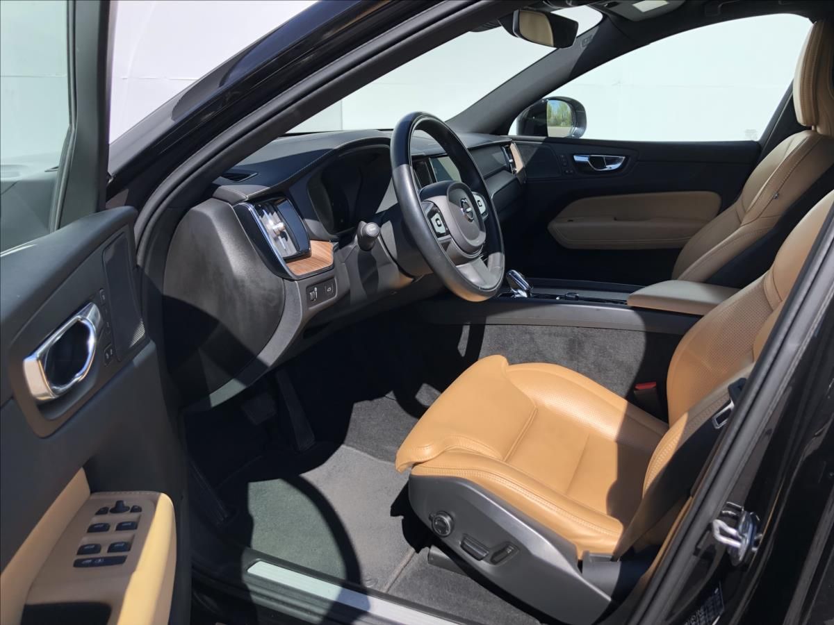 Volvo XC60, 2,0 AWD INSCRIPTION  B4 - fotka 6