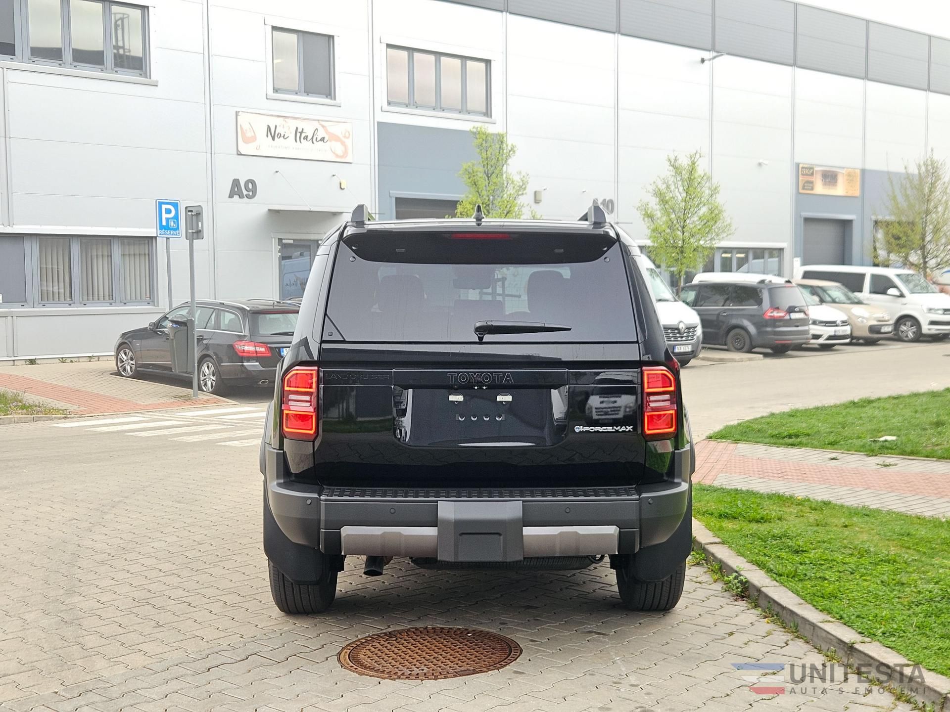 Toyota Land Cruiser, 2025 Land Criuser Premium - fotka 4
