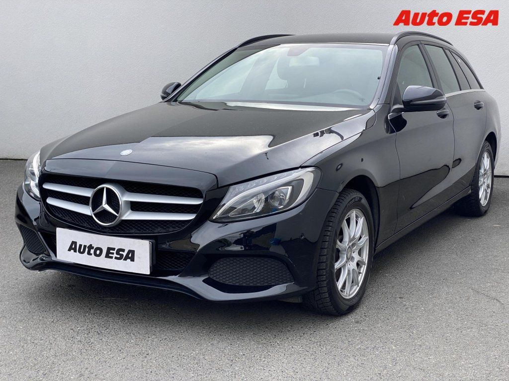 Mercedes-Benz Třídy C, 2.2CDi C220,AT,park.čidla - fotka 3