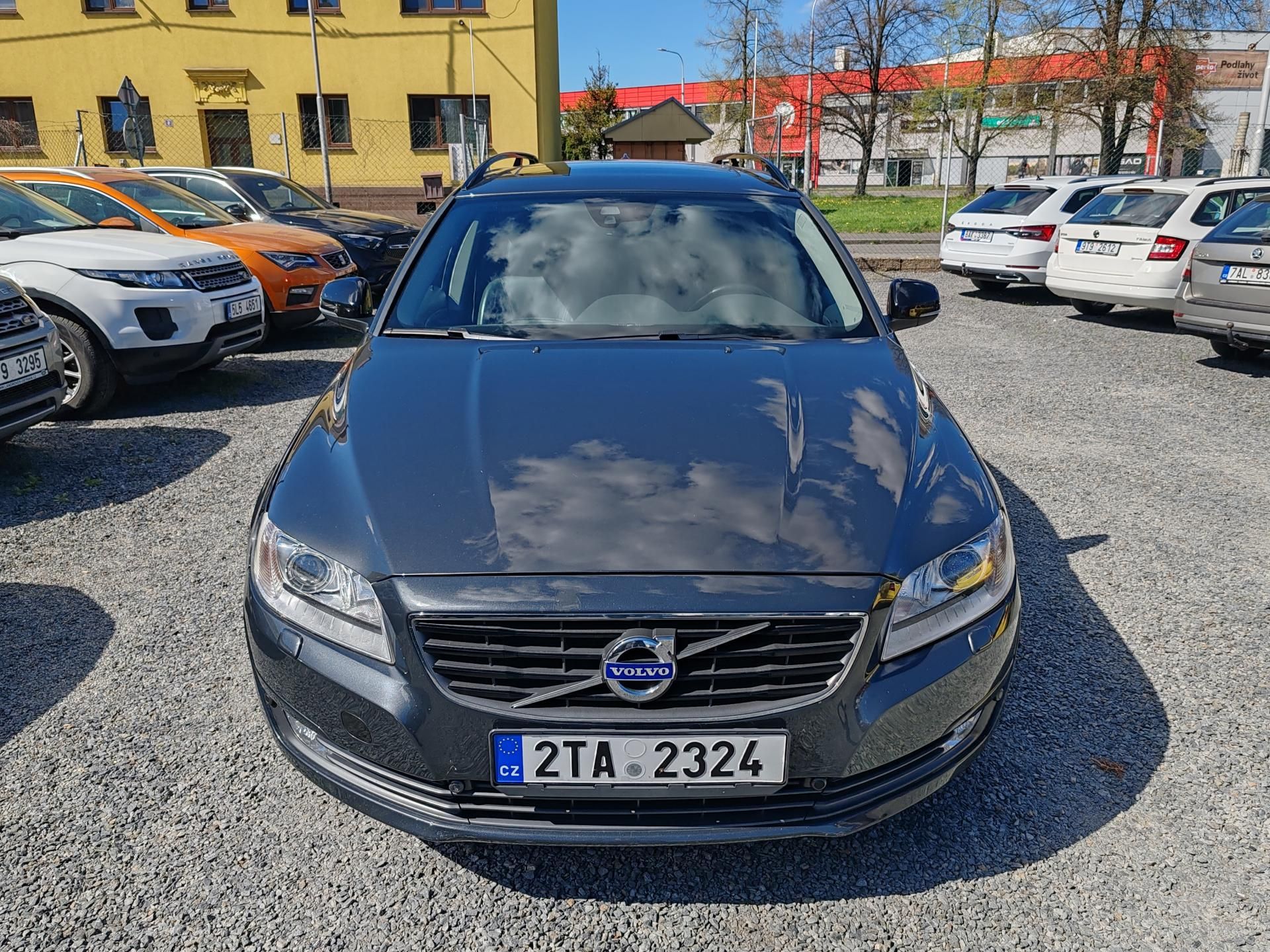 Volvo V70, 2.0 D4 Automat - fotka 3