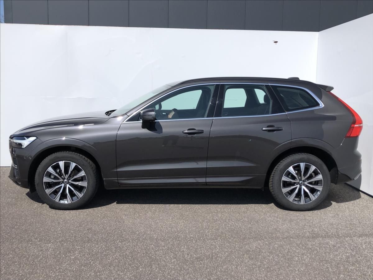 Volvo XC60, 2,0 AWD MOMENTUM PRO  B4 - fotka 3