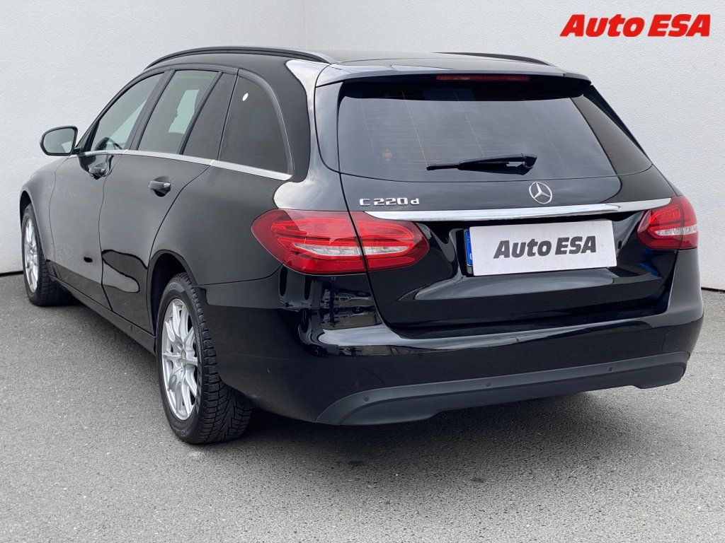 Mercedes-Benz Třídy C, 2.2CDi C220,AT,park.čidla - fotka 6