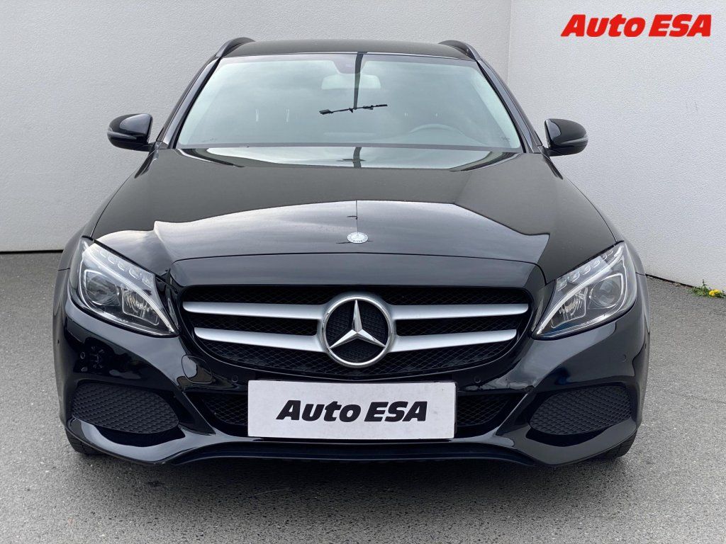 Mercedes-Benz Třídy C, 2.2CDi C220,AT,park.čidla - fotka 2