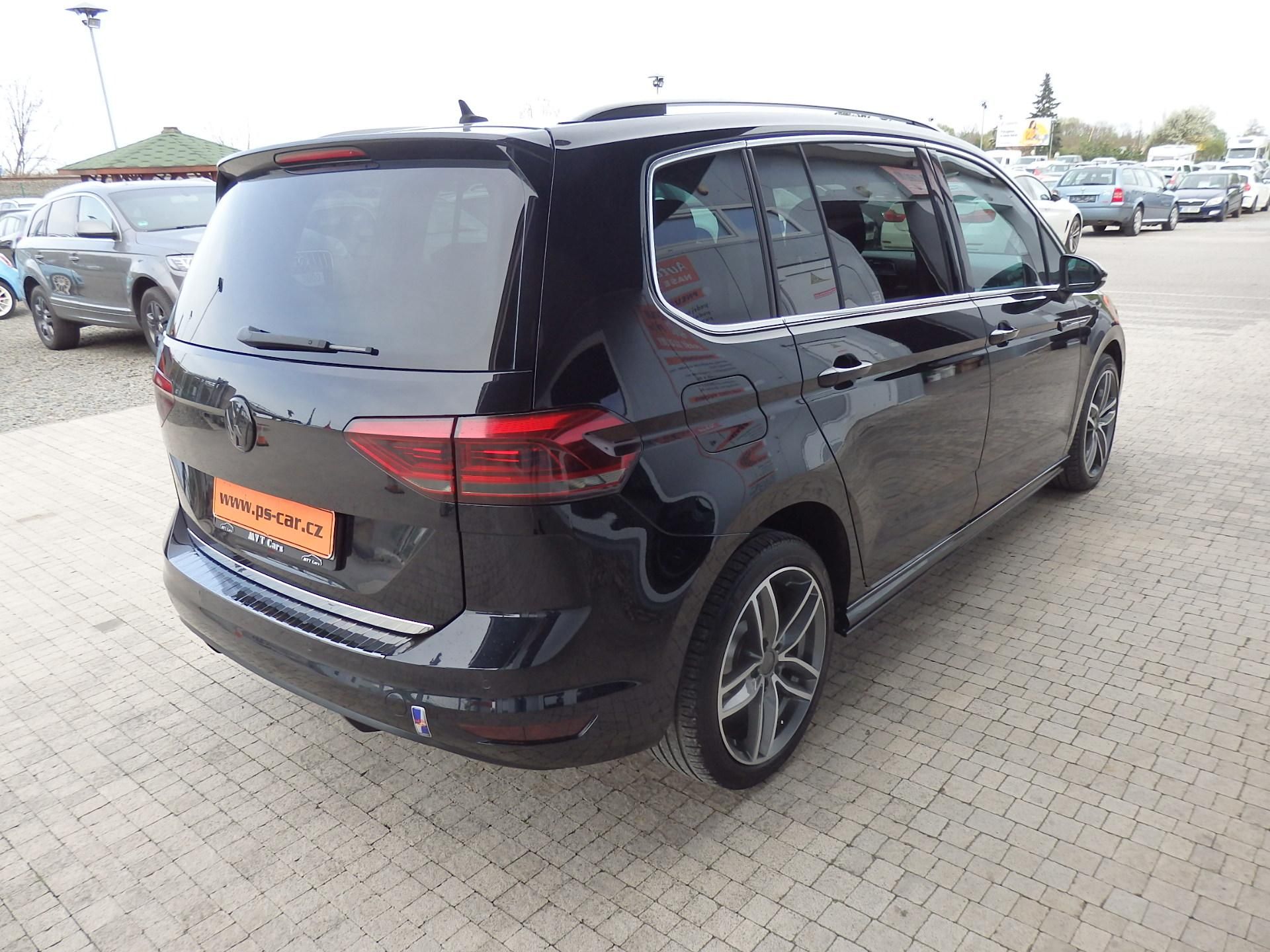 Volkswagen Touran, 2,0 TDI 140kW HIGHLINE,DSG LED - fotka 4