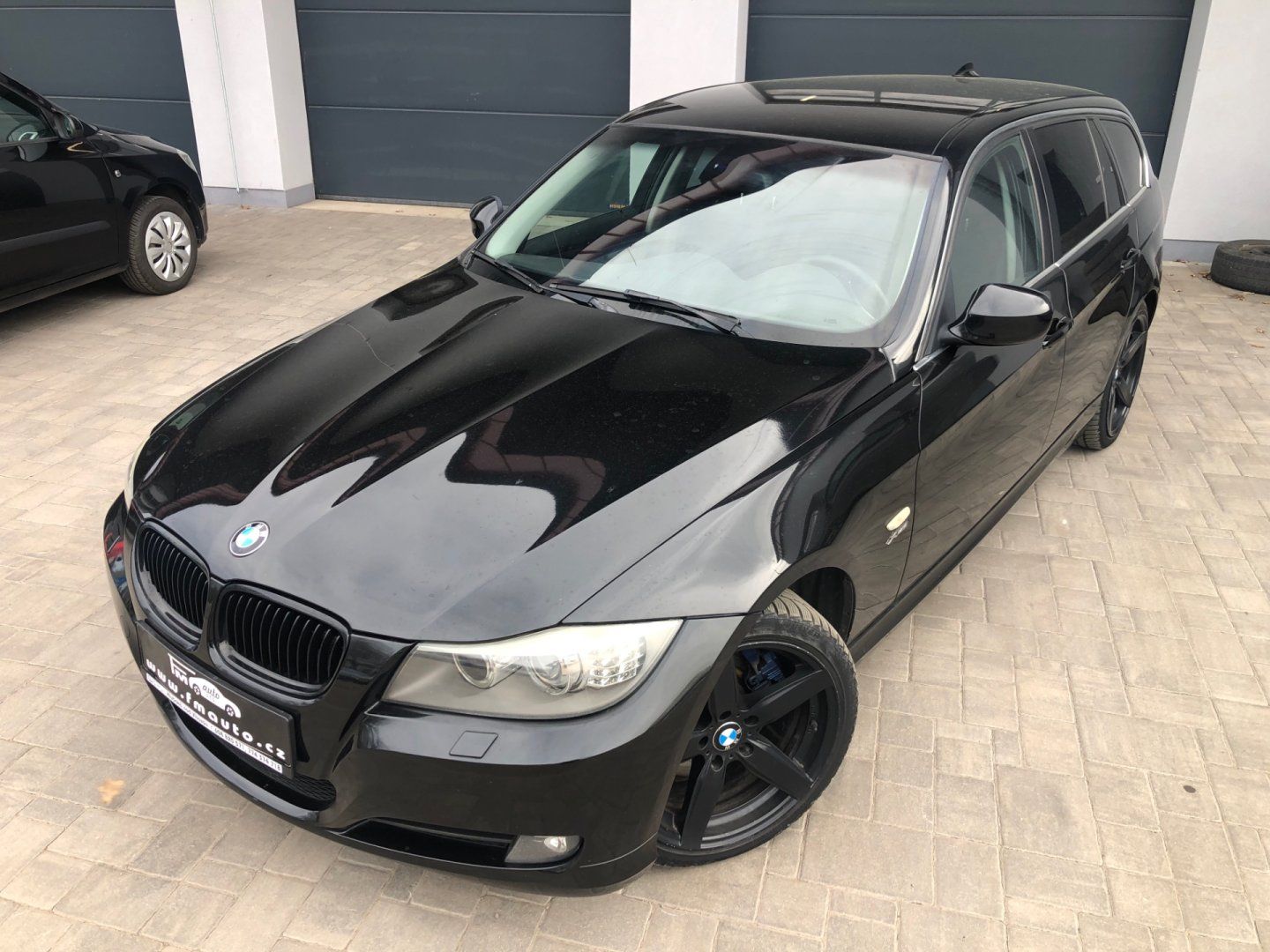 BMW Řada 3, 330 xDrive 180 kW, automat - fotka 2