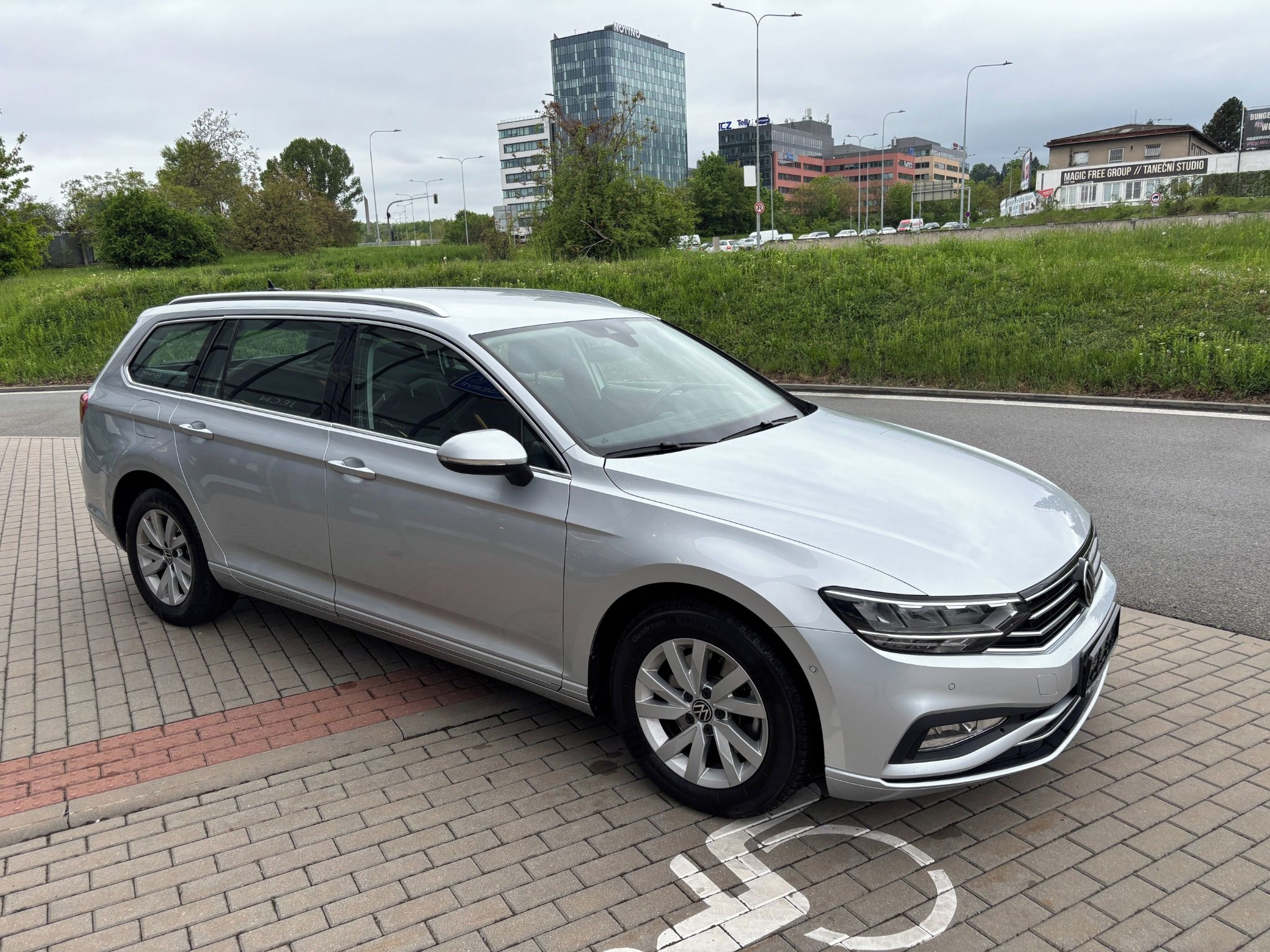 Volkswagen Passat, 1,5 TSi 110kW 1 Majitel DSG - fotka 5