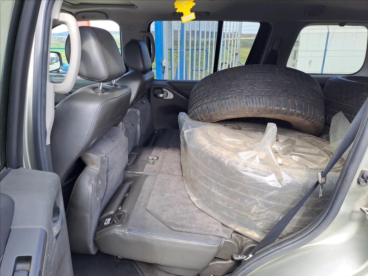 Nissan Pathfinder, 3,0 dCi V6 4x4 AUTOMAT - fotka 6