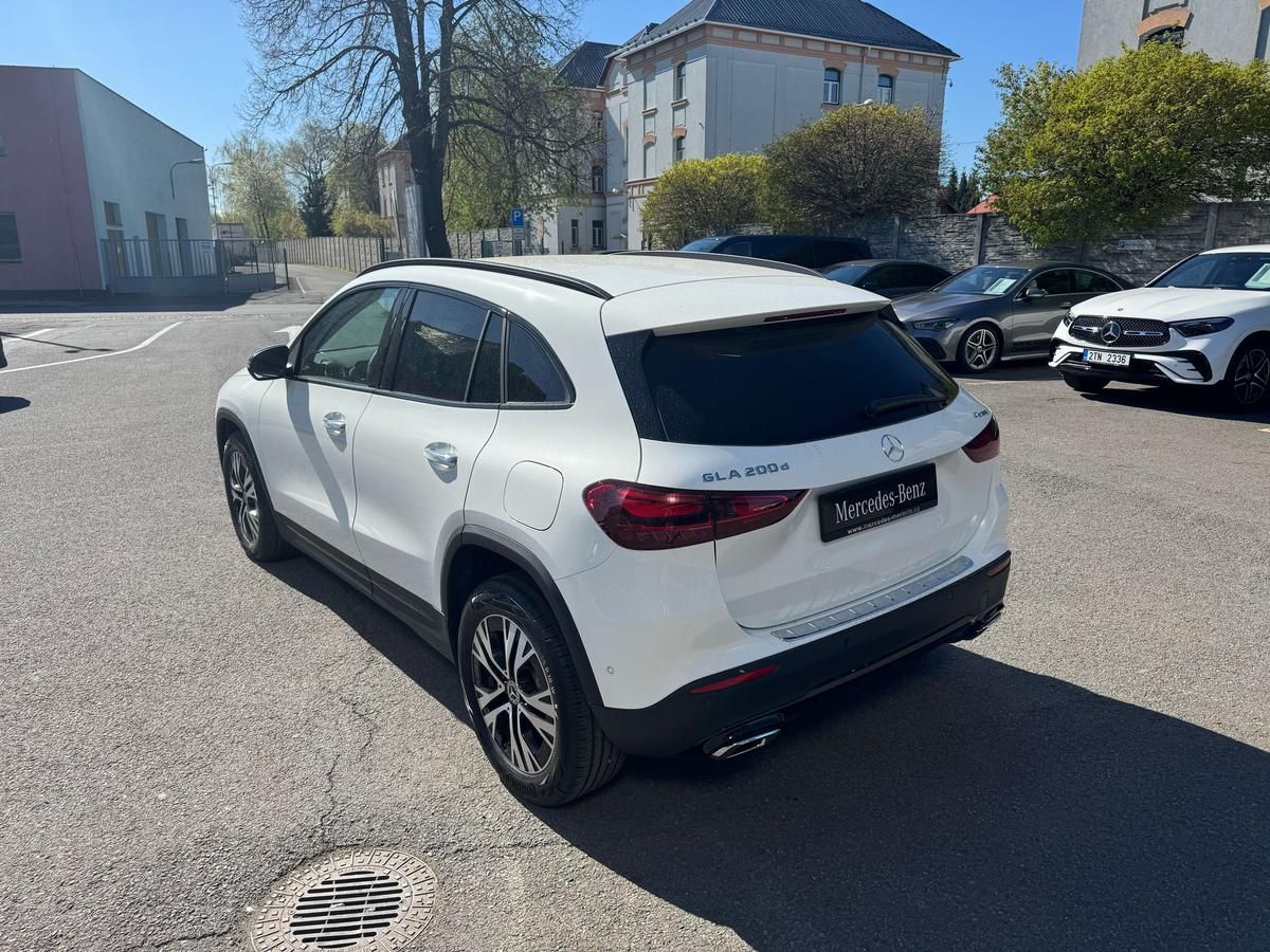 Mercedes-Benz GLA, 200 d 4MATIC - fotka 3