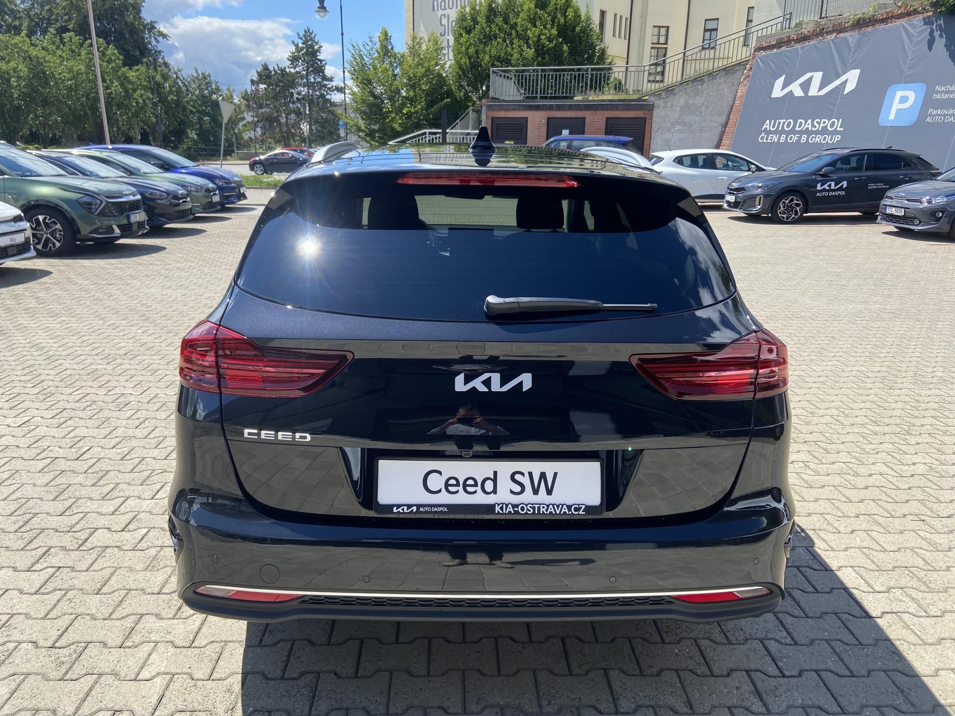 Kia Cee´d, SW 7DCT TOP Tech+Bus *AKCE* - fotka 4