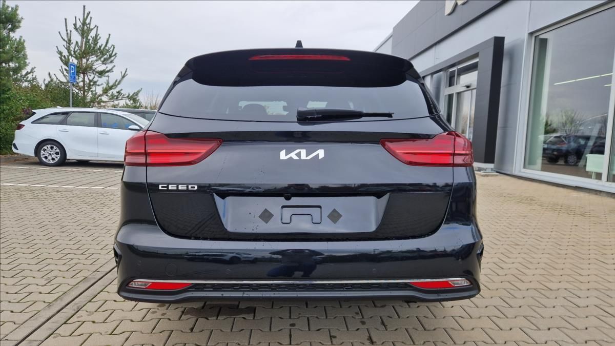 Kia Cee´d, 1,5 T-GDi TOP - fotka 2