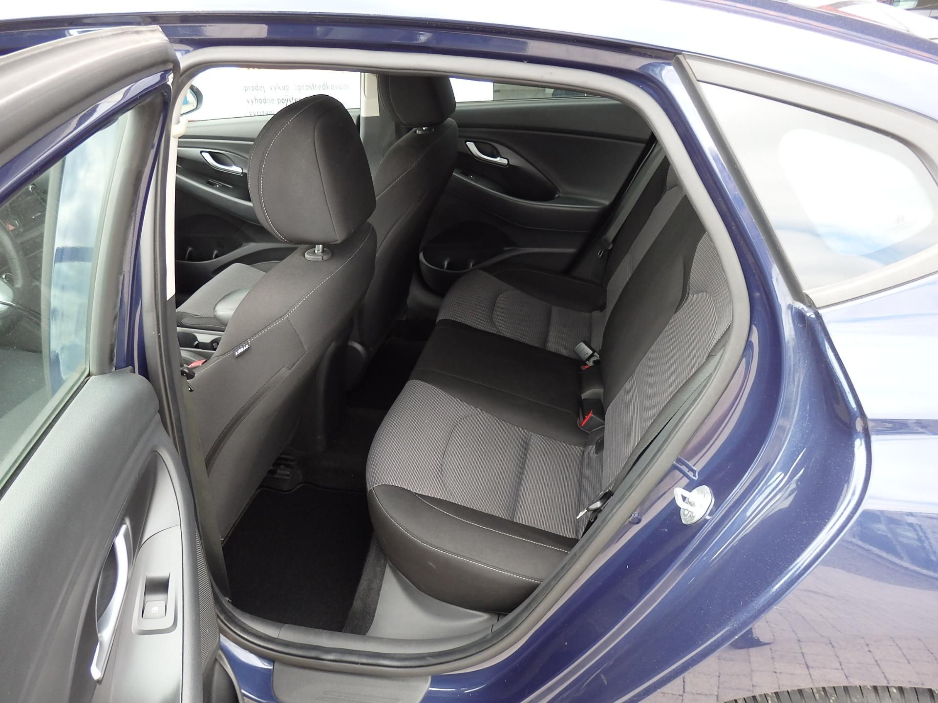 Hyundai i30, FASTBACK 1.0 T-GDI KLIMA, ESP - fotka 6