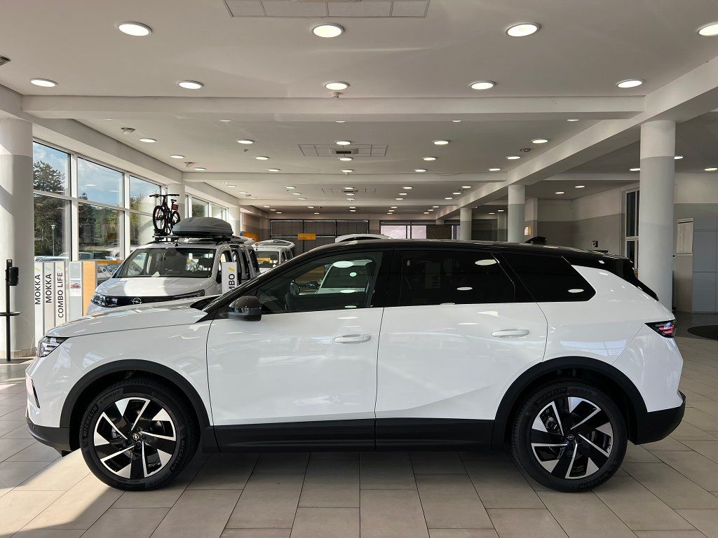 Opel Grandland, GS Hybrid 1,2T 145k Automat+ZP - fotka 4