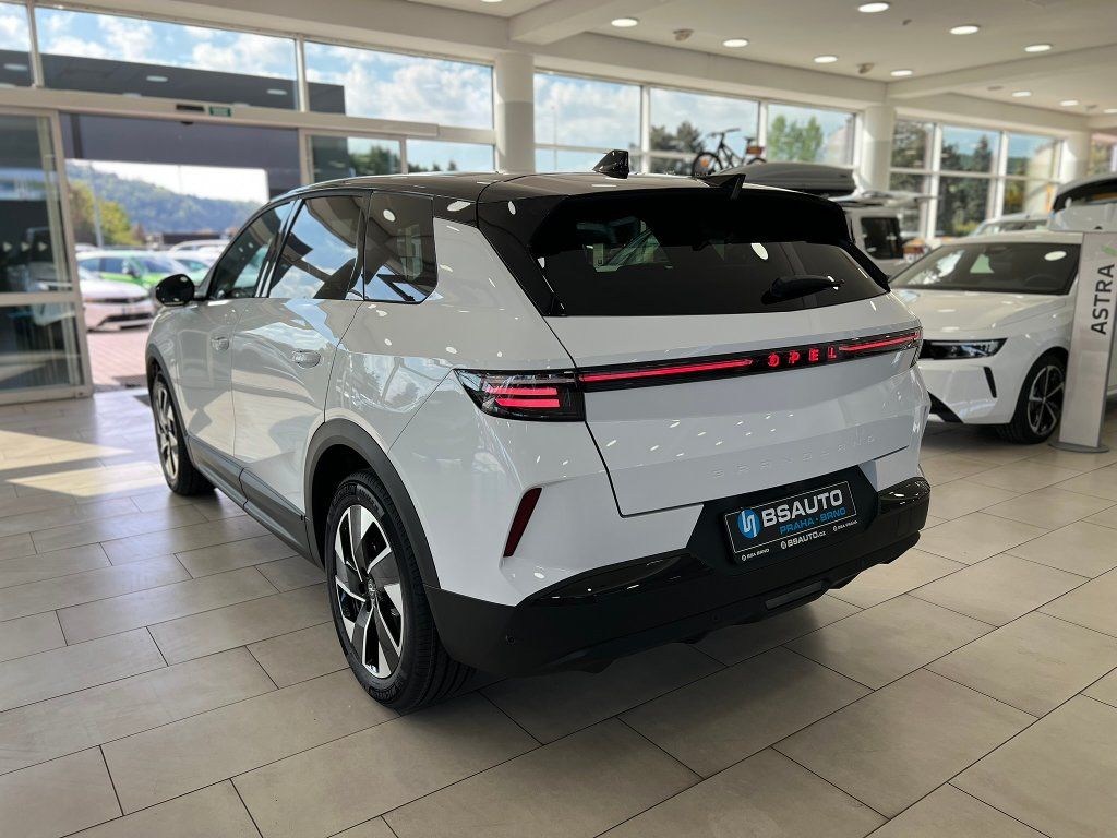 Opel Grandland, GS Hybrid 1,2T 145k Automat+ZP - fotka 6