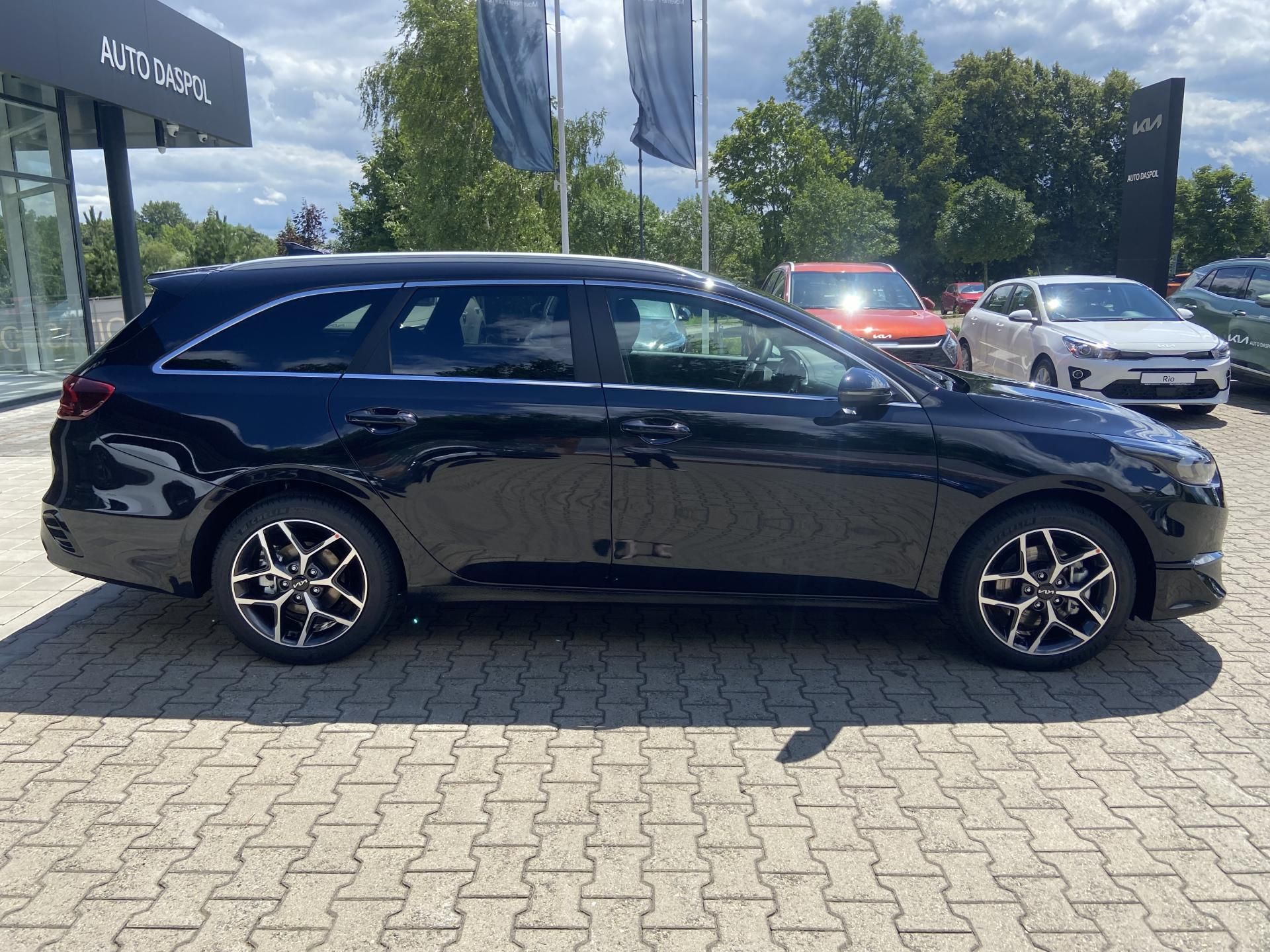 Kia Cee´d, SW 7DCT TOP Tech+Bus *AKCE* - fotka 2