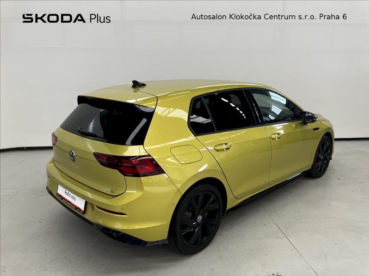 Volkswagen Golf, TSI R-Line110 kW 7DSG - fotka 2