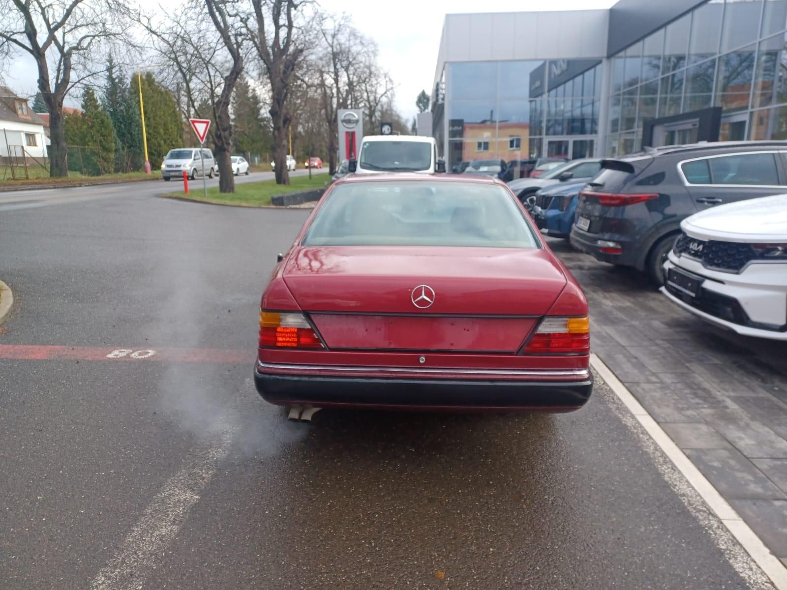Mercedes-Benz 124, Coupé - fotka 6