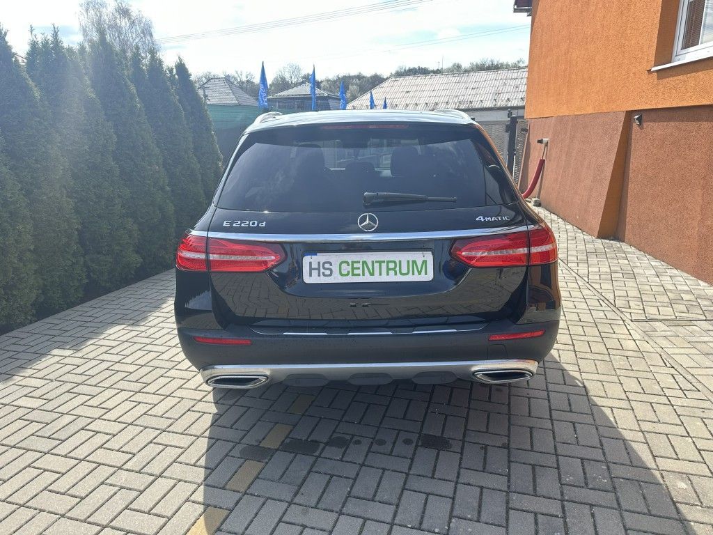 Mercedes-Benz Třídy E, E 220d 4MATIC All-TerrainT - fotka 4