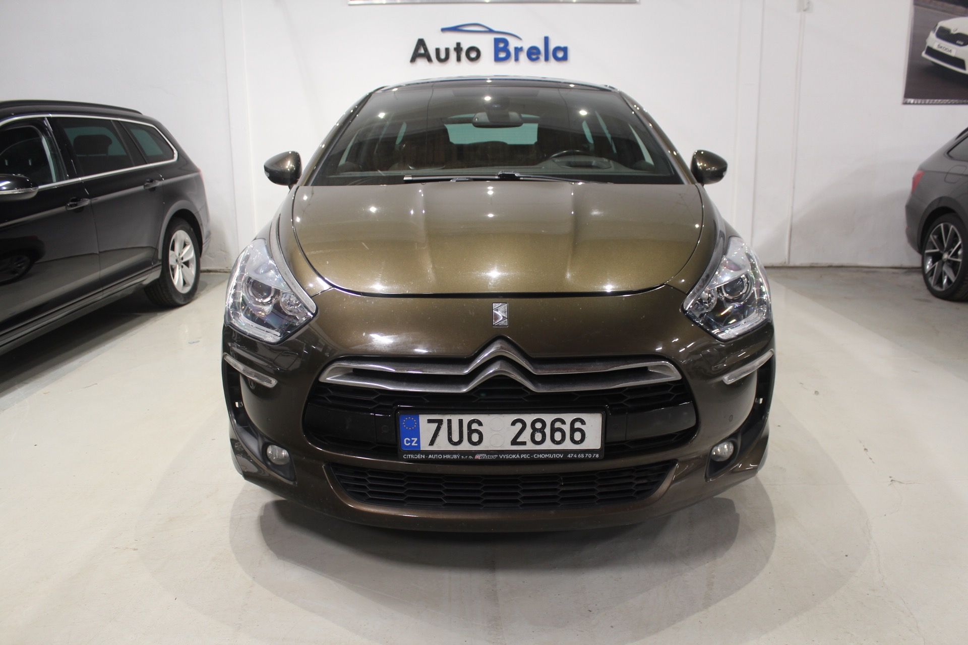Citroën DS5, 2.0HDI 120kW Automat Navi ČR - fotka 4