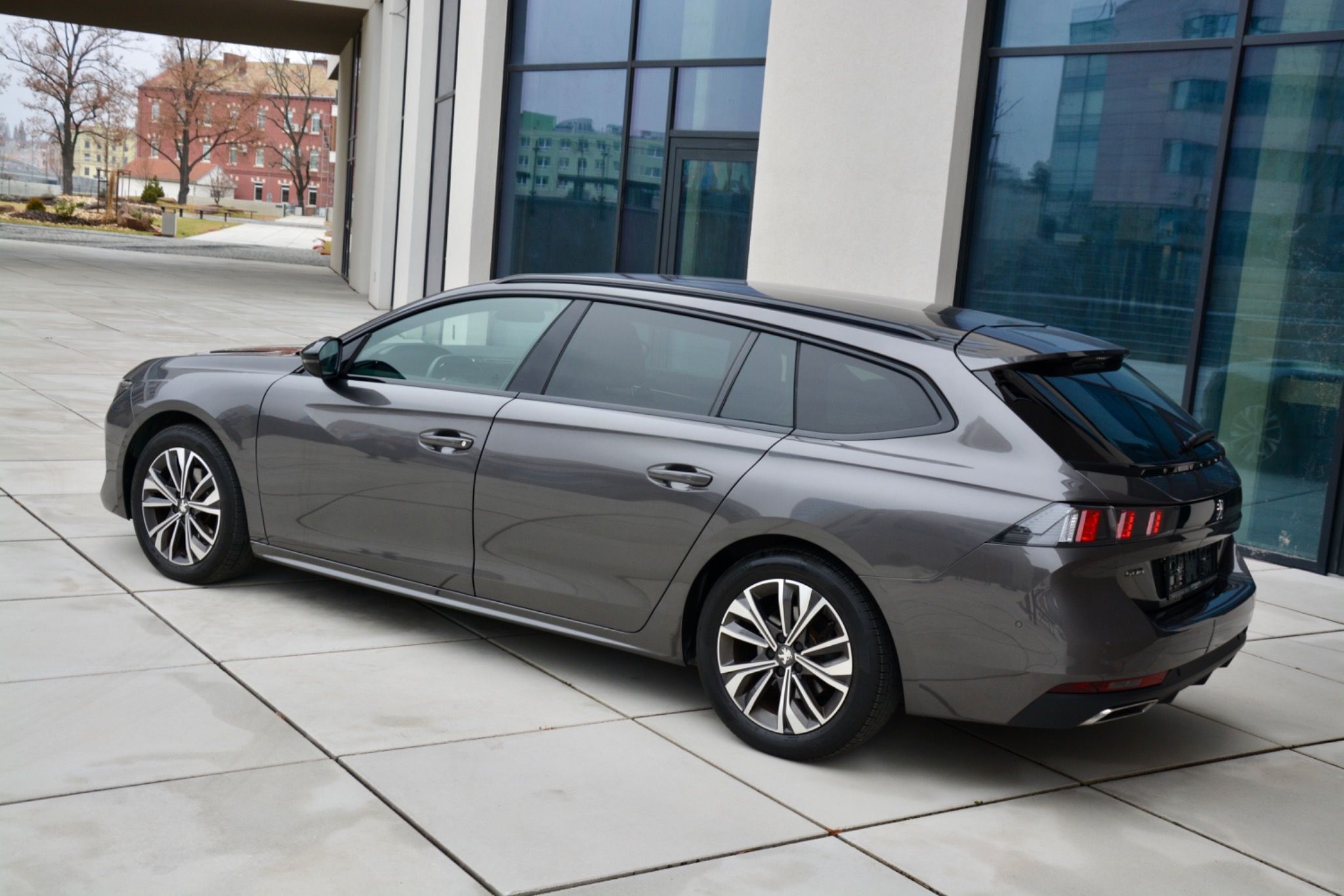 Peugeot 508, SW BlueHDi130 EAT8 ALLURE 1 MA - fotka 3