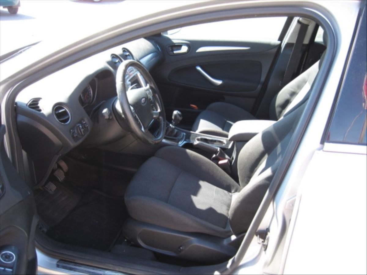 Ford Mondeo, 2,0 TDCi 103 kW  Titanium - fotka 6