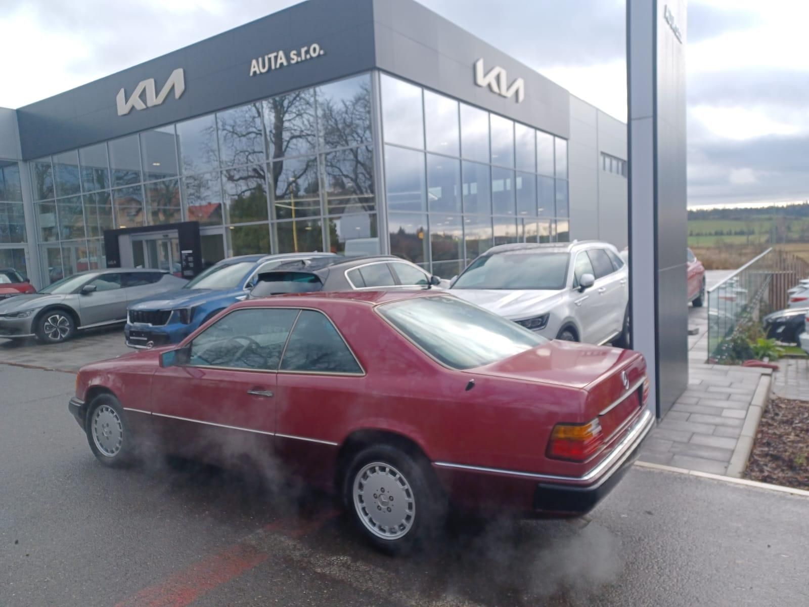 Mercedes-Benz 124, Coupé - fotka 5