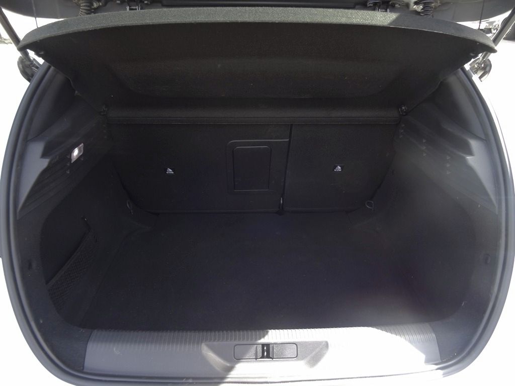 Peugeot 308, GT 1.5 BlueHDi 130 S&S EAT8 - fotka 6