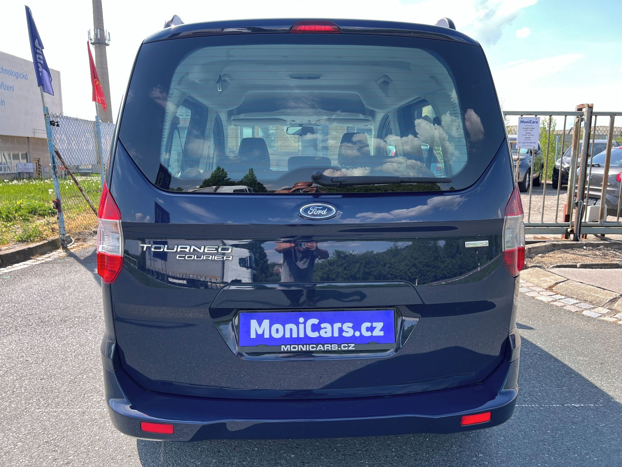 Ford Tourneo Courier, 1.0 EcoBoost 74kW - fotka 6