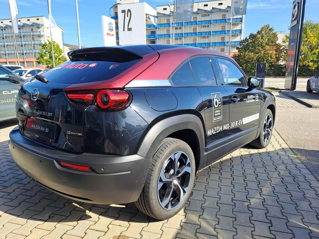 Mazda MX-30, MX-30 2023 e-Skyactiv R-EV 170 - fotka 4