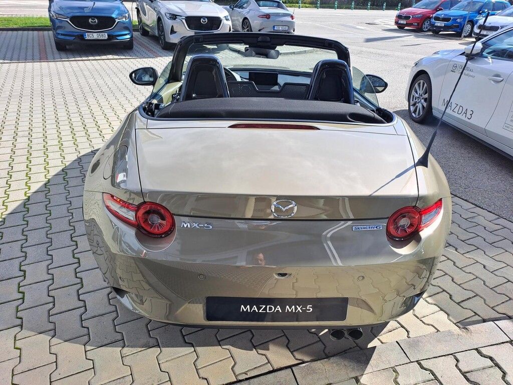 Mazda MX-5, MX-5 2024 2ST 1.5L SKYACTIV G - fotka 3