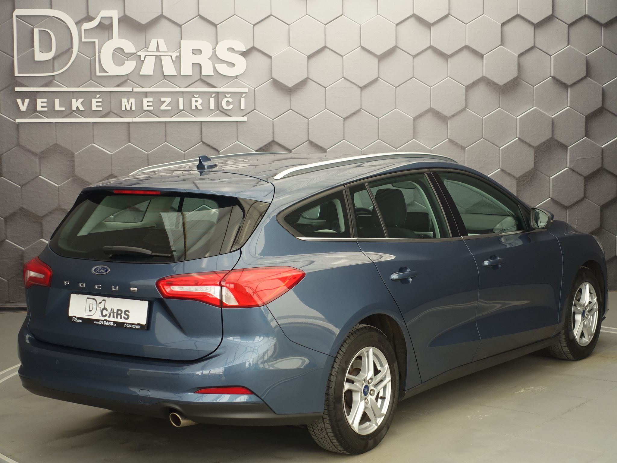 Ford Focus, 1.0 EcoBoost ZIMNÍ PAKET - fotka 2