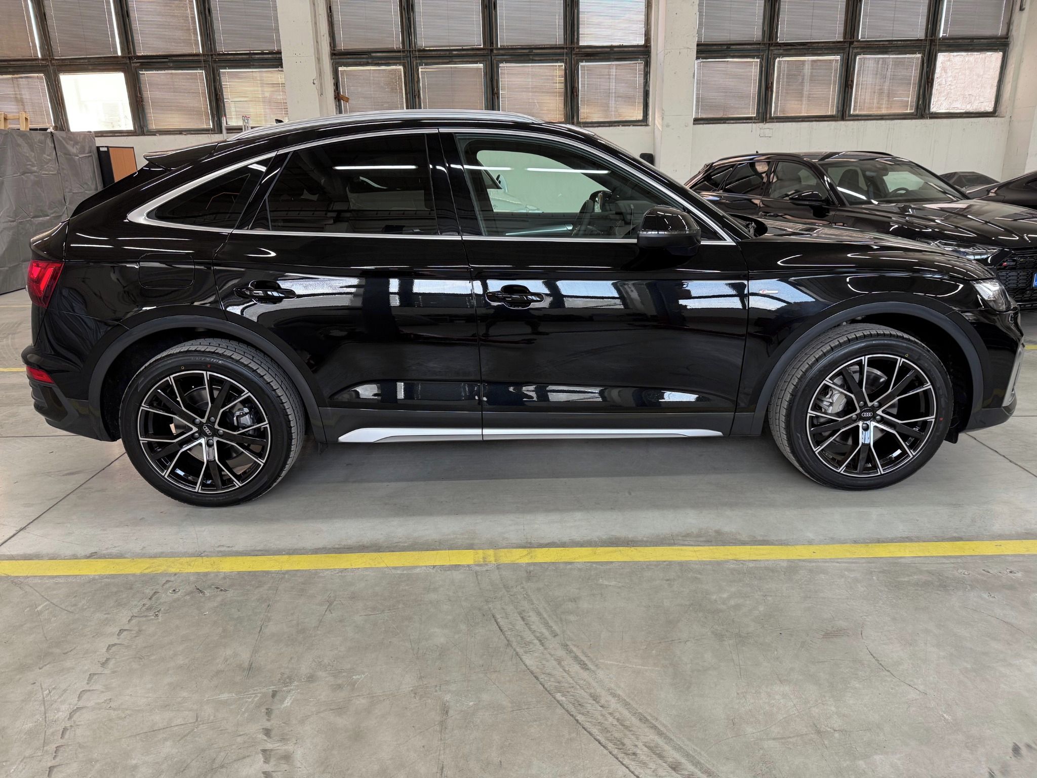 Audi Q5, SB Matrix vzduch koup.CZ - DPH - fotka 2