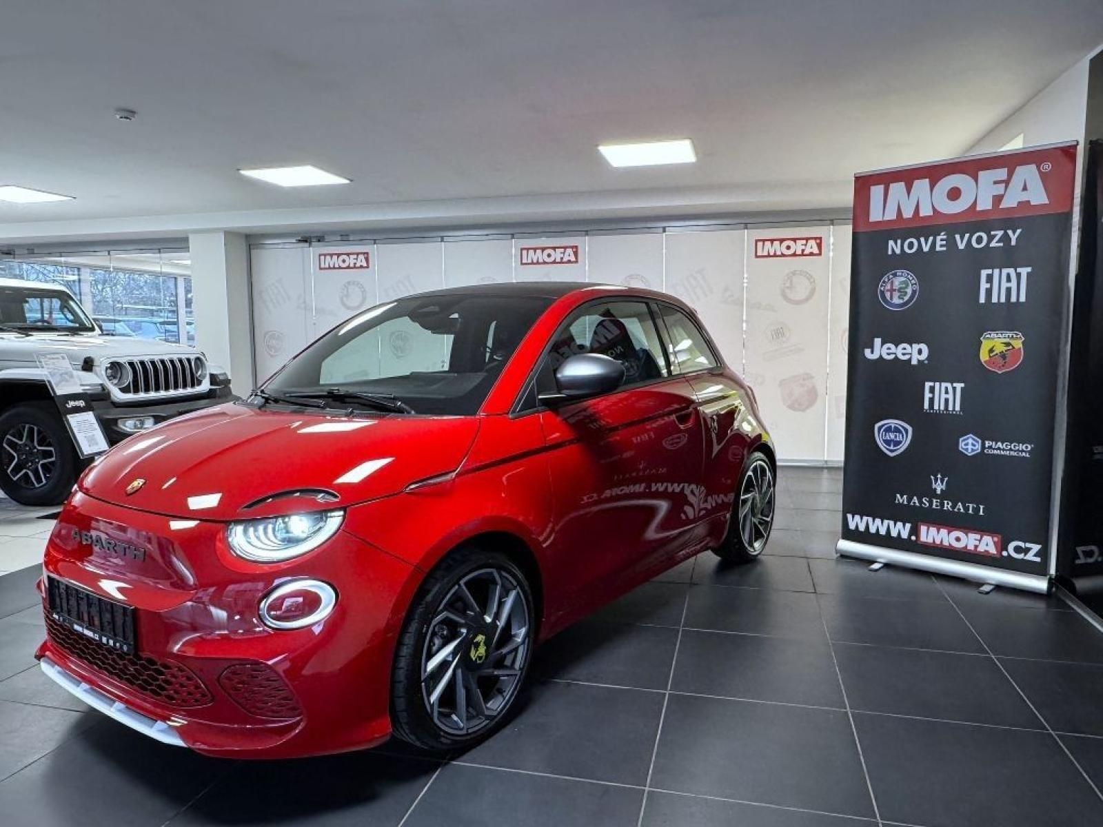 Abarth 500e, Abarth HB 114 kW (155k) - fotka 3