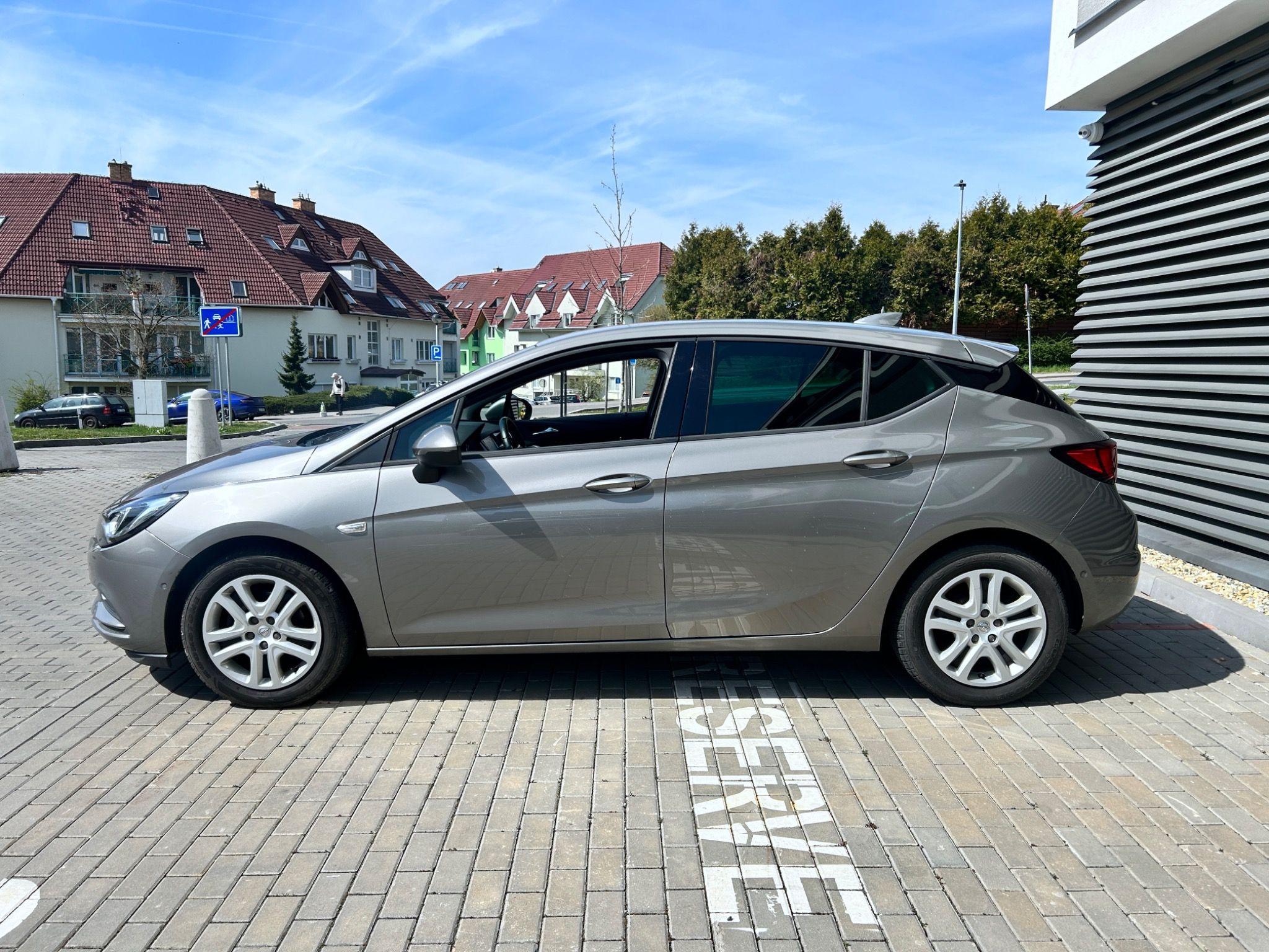 Opel Astra, K 1,4 TURBO, bohatá výbava - fotka 5