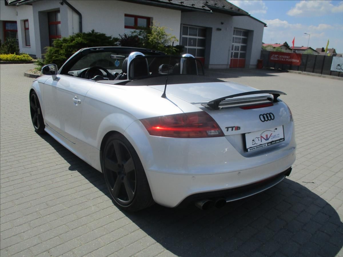 Audi TT, 2,0 TFSi 147kw S-Line - fotka 3
