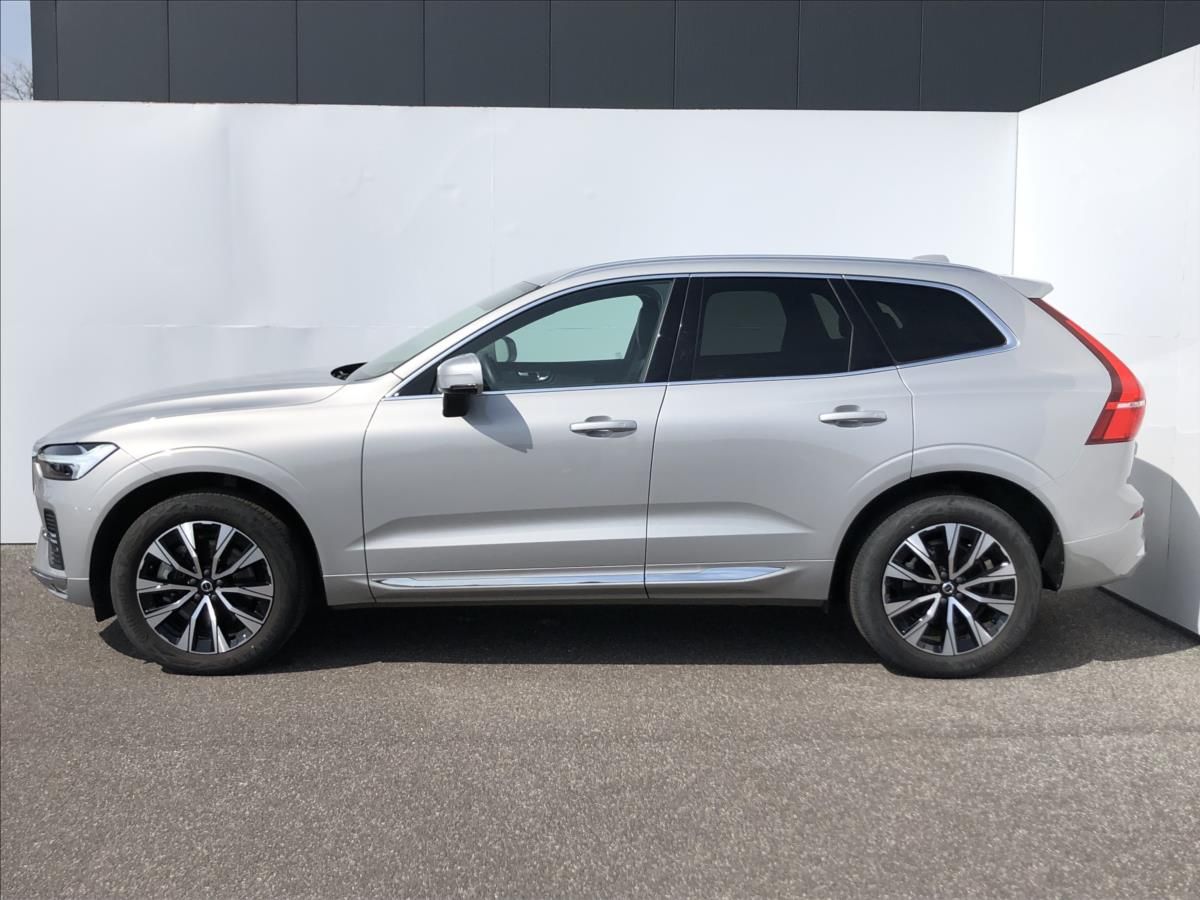 Volvo XC60, 2,0 AWD Plus Bright Auto  B4 - fotka 3