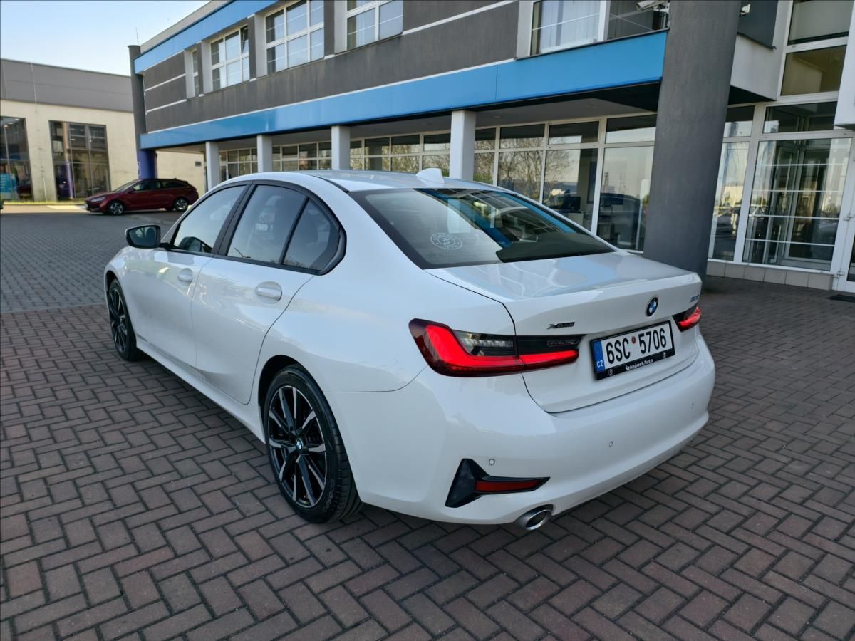 BMW Řada 3, 2,0 320d xDrive AT - fotka 6