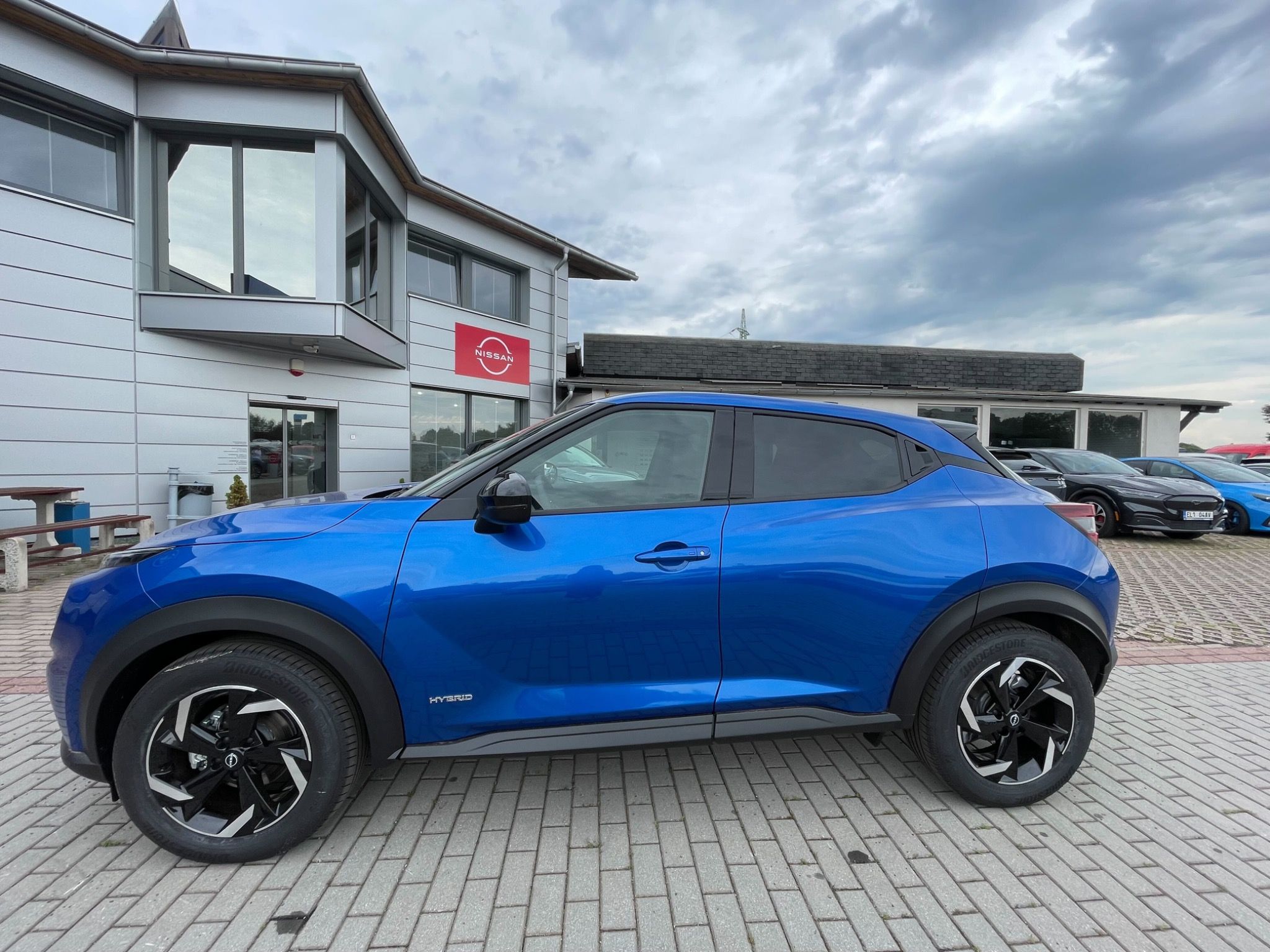 Nissan Juke, 1.6 HEV 105 kW N-Connecta - fotka 2