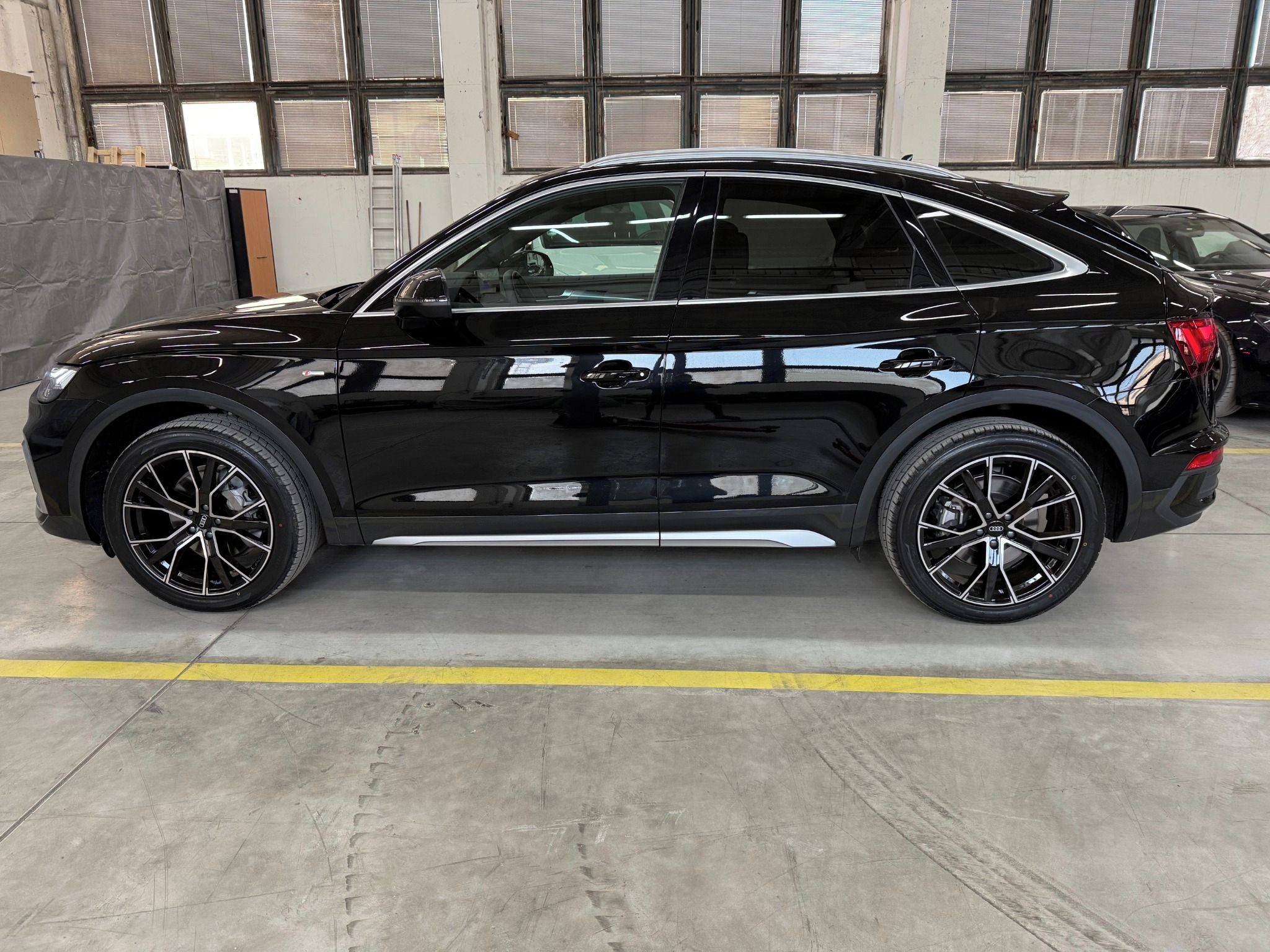 Audi Q5, SB Matrix vzduch koup.CZ - DPH - fotka 5