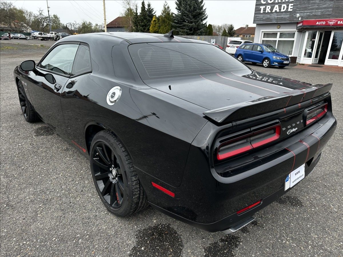Dodge Challenger, 5,7 Sxt 5.7L 8V - MANUÁL - - fotka 3