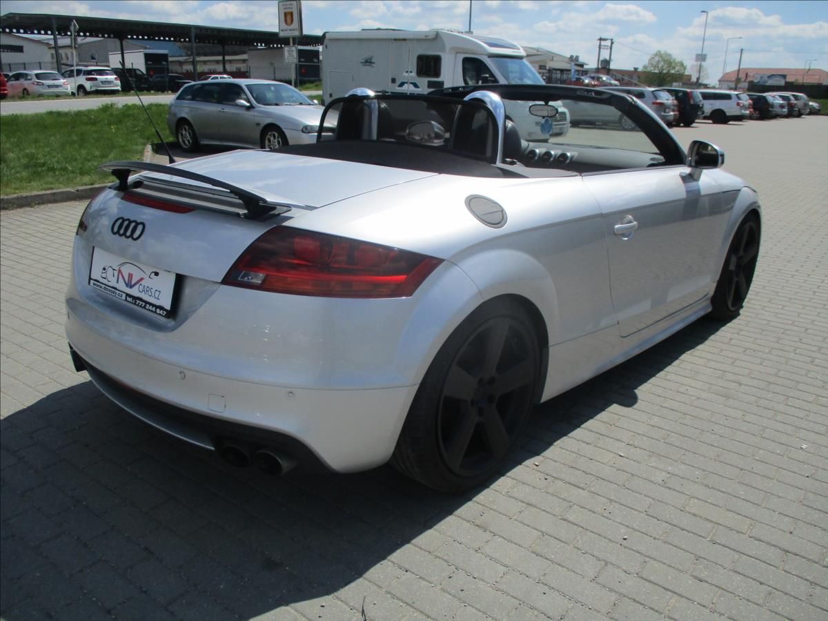 Audi TT, 2,0 TFSi 147kw S-Line - fotka 4