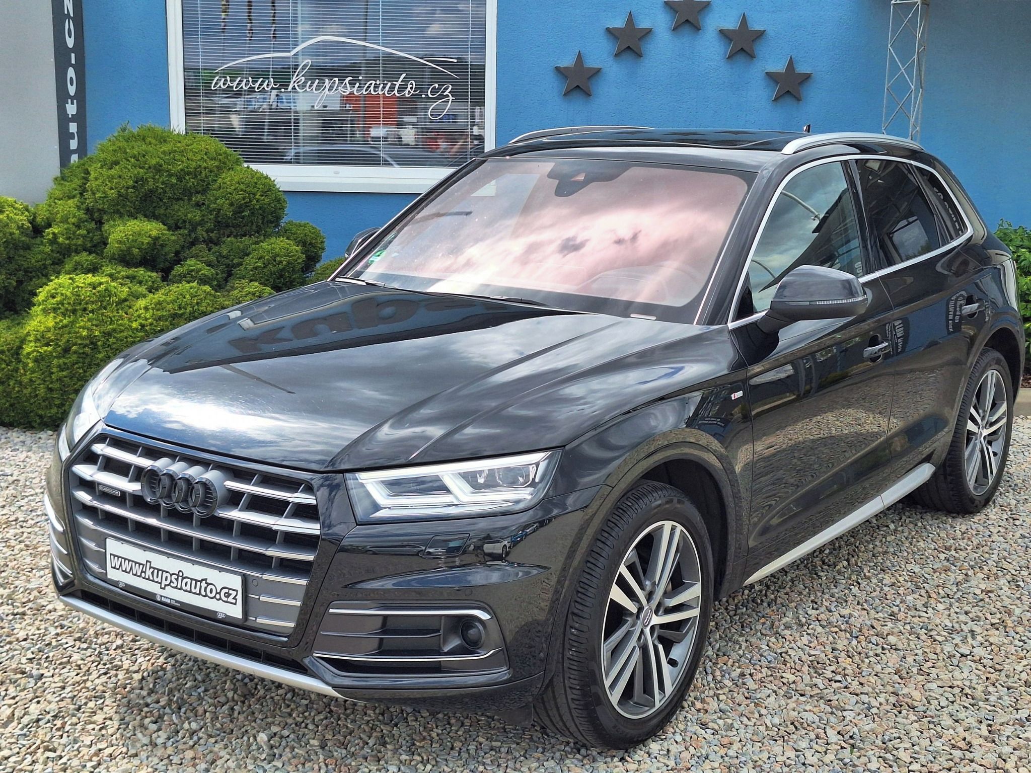 Audi Q5, 2,0TFSi S Line MAX VÝBAVA - fotka 2