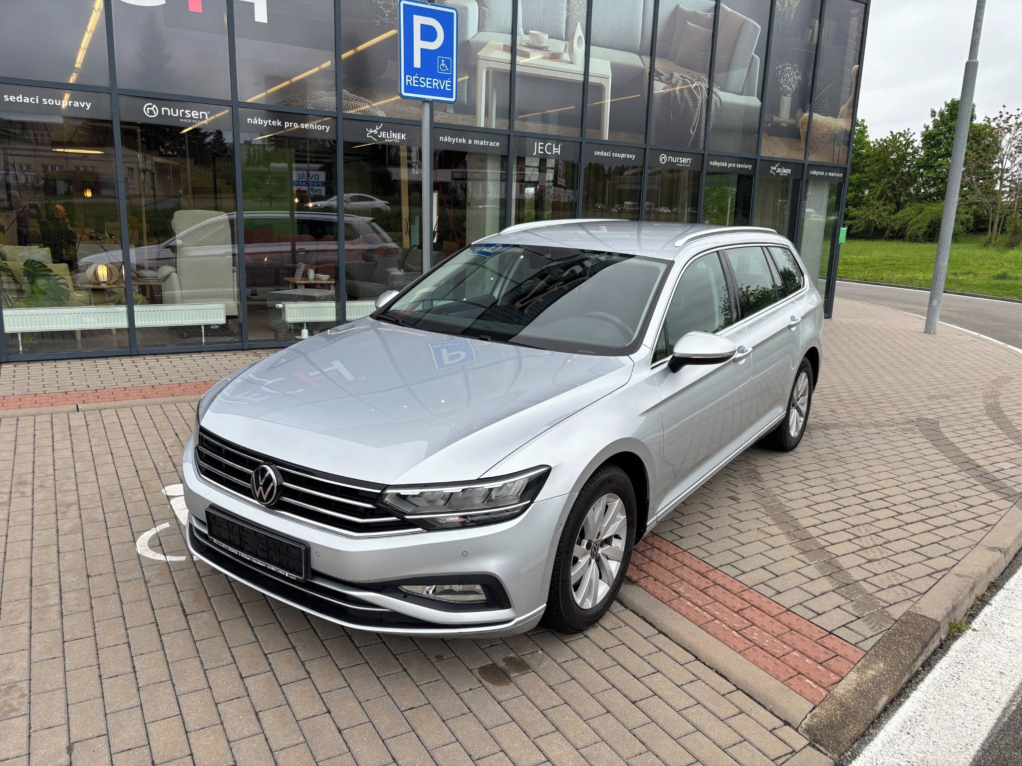Volkswagen Passat, 1,5 TSi 110kW 1 Majitel DSG - fotka 2