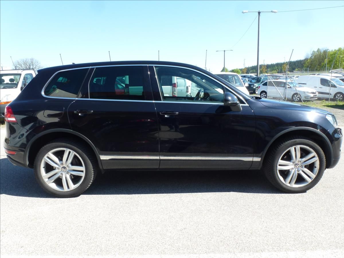 Volkswagen Touareg, 3,0 TDI V6 4Motion 180KW Xenon - fotka 6