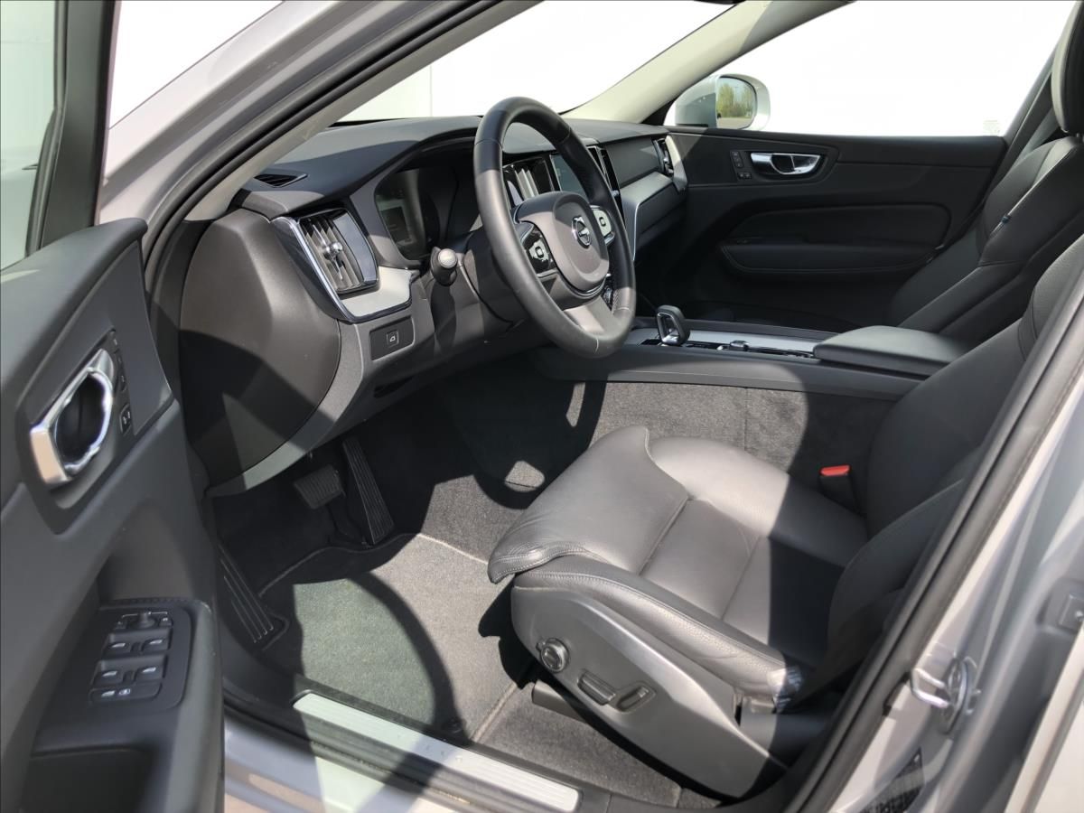 Volvo XC60, 2,0 AWD Plus Bright Auto  B4 - fotka 6