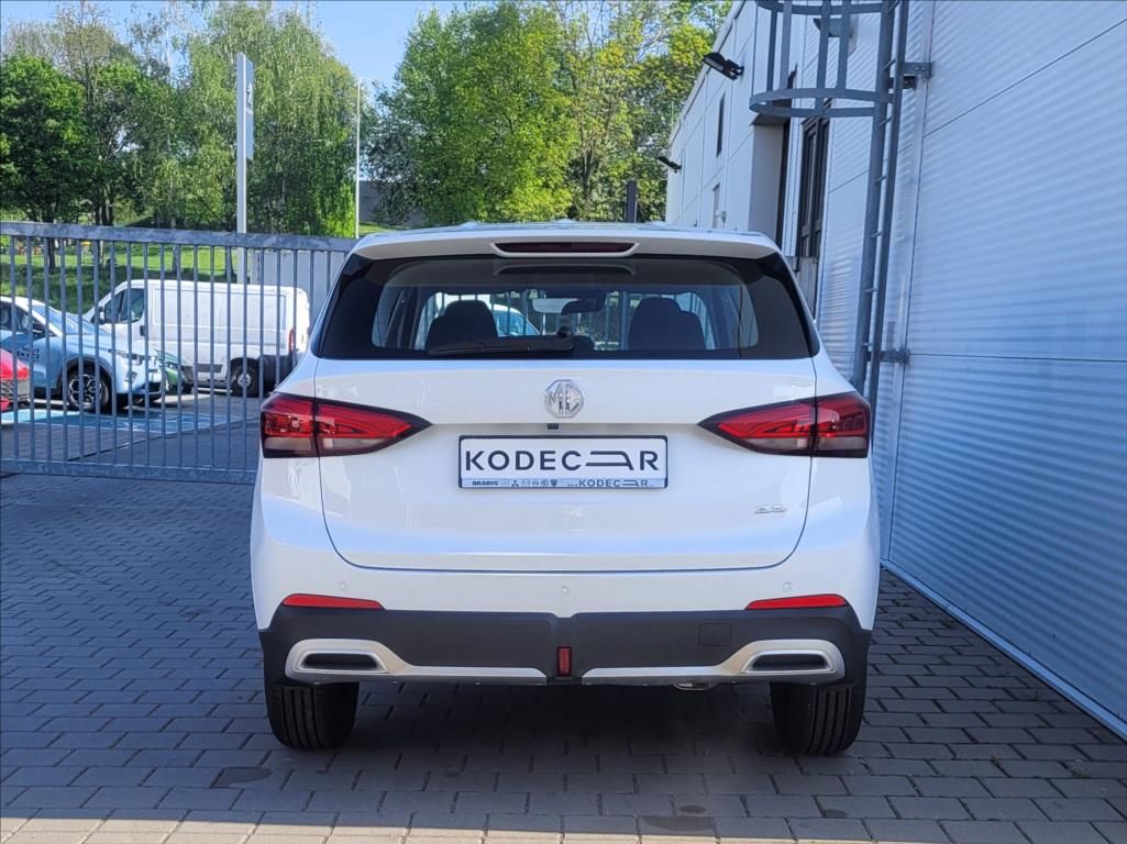 MG ZS, 1,5 115k 5MAN 4x2  Excite - fotka 5
