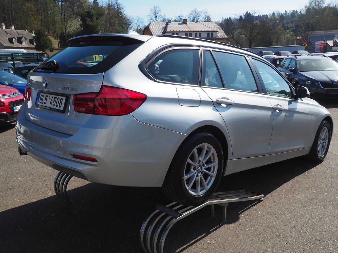 BMW Řada 3, 320D xDrive, A/T - fotka 4