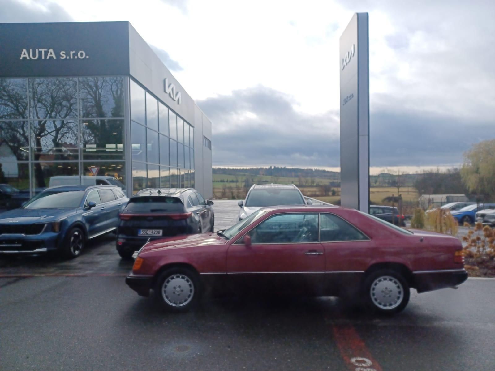 Mercedes-Benz 124, Coupé - fotka 4