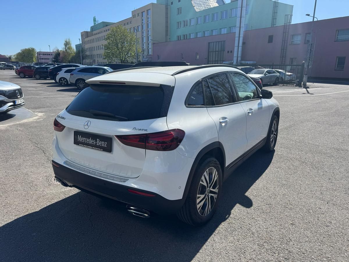 Mercedes-Benz GLA, 200 d 4MATIC - fotka 5